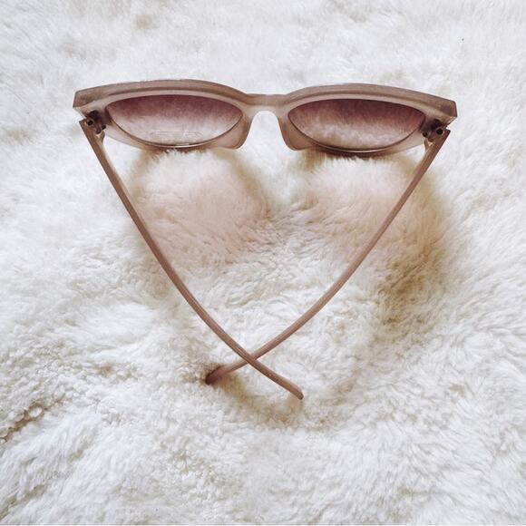 Rosy Light Gray Cat Eye Oversized Sunglasses - Picture 11 of 11